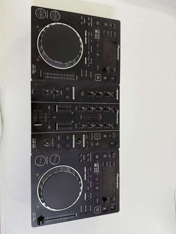 2 x Pioneer CDJ350, 1 x Pioneer DJM-350 2-ch Rekordbox DJ