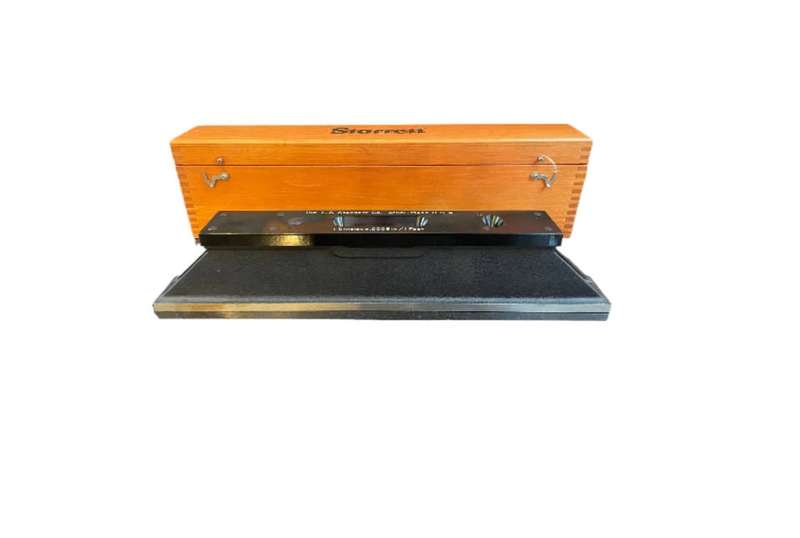 EXTREMELY RARE VINTAGE STARRETT No. 199 ENGINEERS MASTER LEVEL WITH ORIGINAL DOVETAIL WOODEN BOX