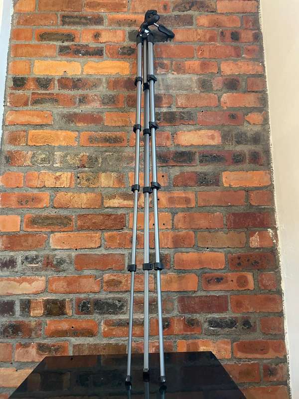Manfrotto Compact Action Advanced Aluminium DSLR Camera Tripod 3-Way Head - LIGHTWEIGHT BUT STRONG