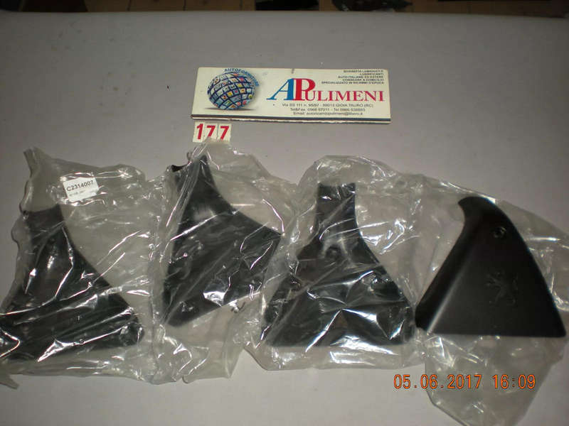 PEUGEOT ROOF BAR BRACKET COVER KIT C2314007