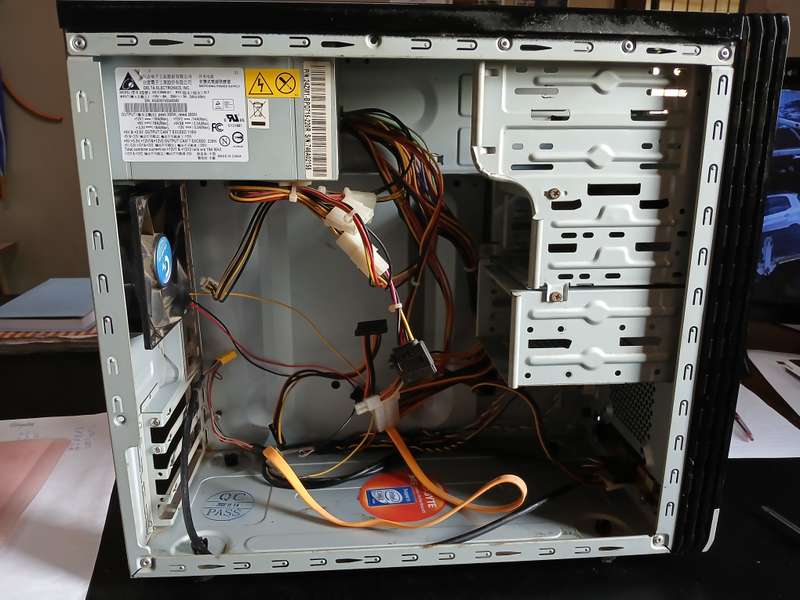 Pc tower case with power suply