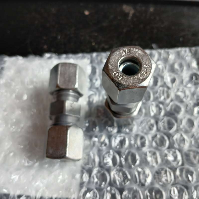 Parker G Series Straight Tube-to-Tube Adaptor, Push In 8 mm to Push In 8 mm, Tube-to-Tube Connection