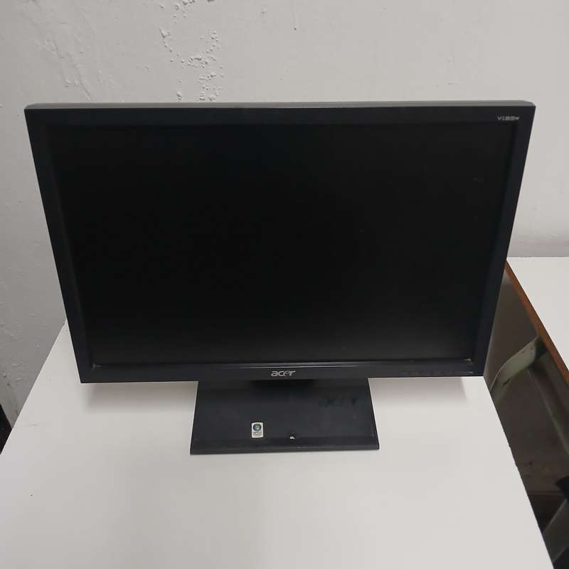 2 Pc monitors