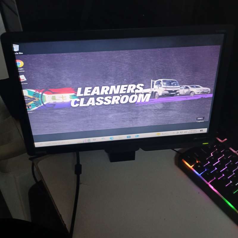 2 Pc monitors