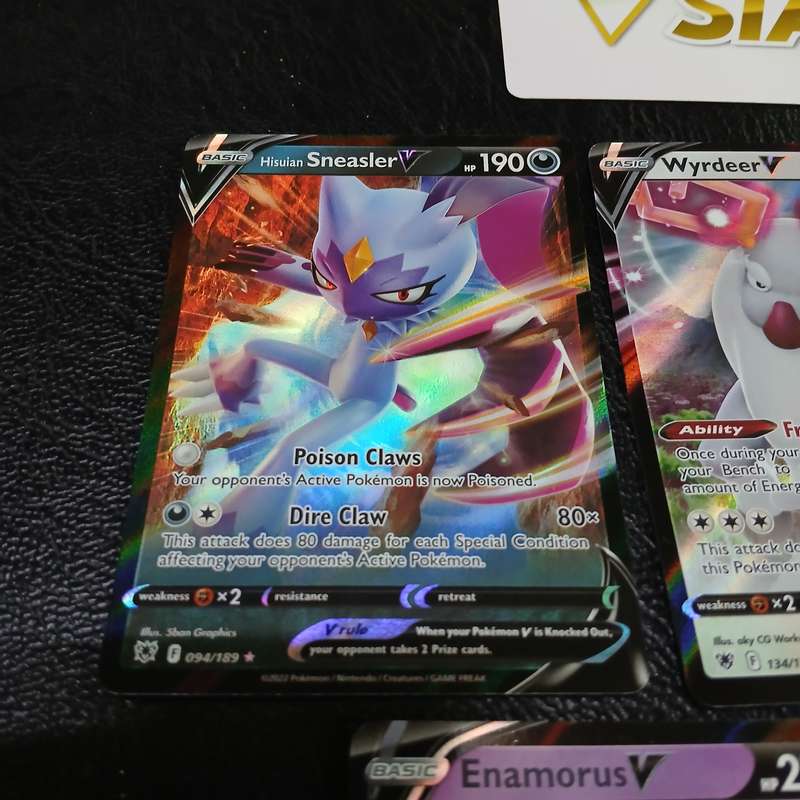 7 Pokémon V cards: Hisuian Sneasler V, Wyrdeer V, Lucario V, Enamorus V, Chandelure V, and Boltund V