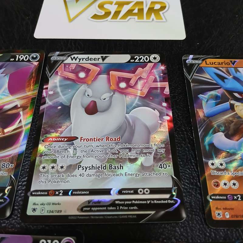 7 Pokémon V cards: Hisuian Sneasler V, Wyrdeer V, Lucario V, Enamorus V, Chandelure V, and Boltund V