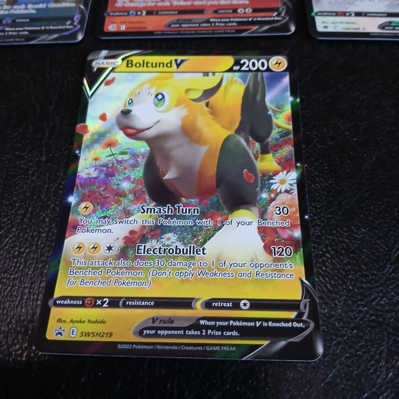 7 Pokémon V cards: Hisuian Sneasler V, Wyrdeer V, Lucario V, Enamorus V, Chandelure V, and Boltund V