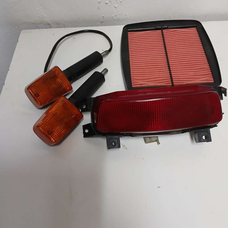 Suzuki GSX R 1100 tail light & indicators