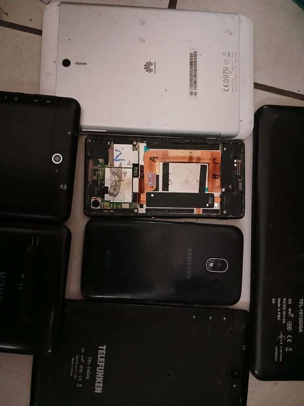 Joblot cellphones and tablets