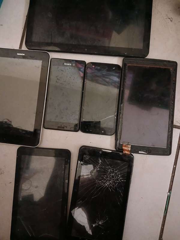 Joblot cellphones and tablets