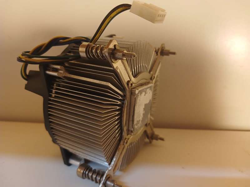 2 x 2GB ddr ram and cpu fan