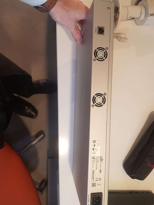 Ubiquiti 16 port poe switch - US-16-150W