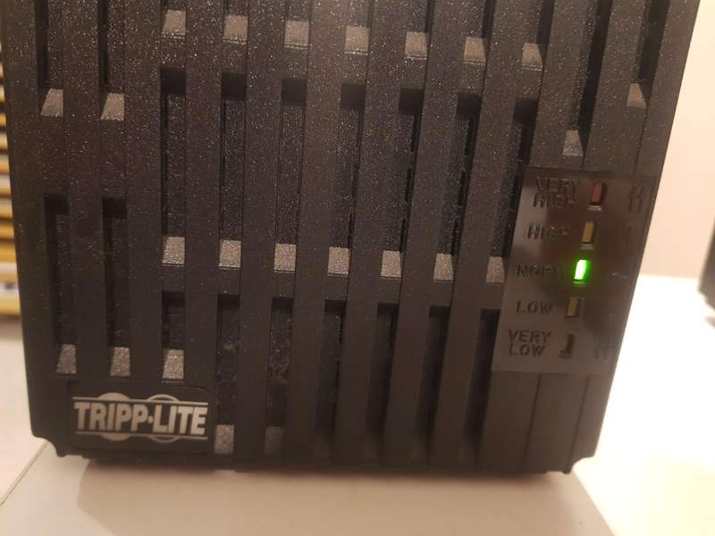 TRIPP-LITE LINE REGULATOR LR200