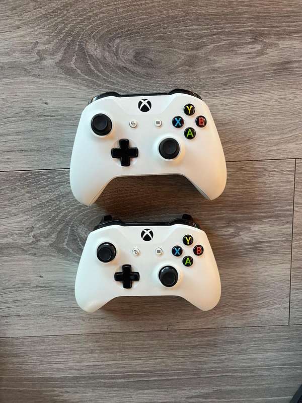 X Box One S 500GB console with 2 wireless controllers