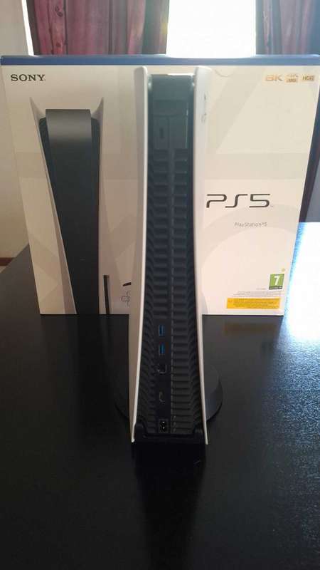 PLAYSTATION 5 CONSOLE EXCELLENT CONDITION