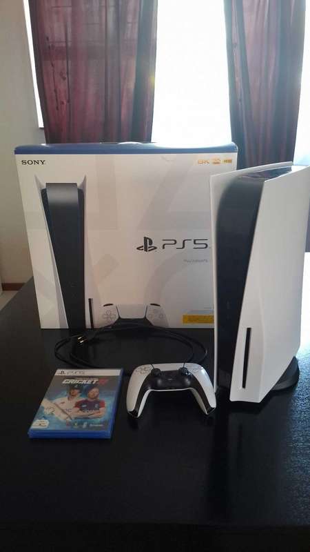 PLAYSTATION 5 CONSOLE EXCELLENT CONDITION