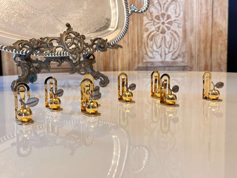 Exquisite Vintage Place setting holders - Set of 8