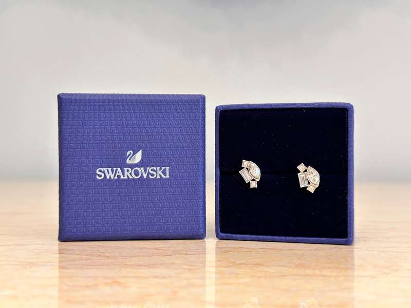 Exquisite SWAROVSKI Statement Earrings