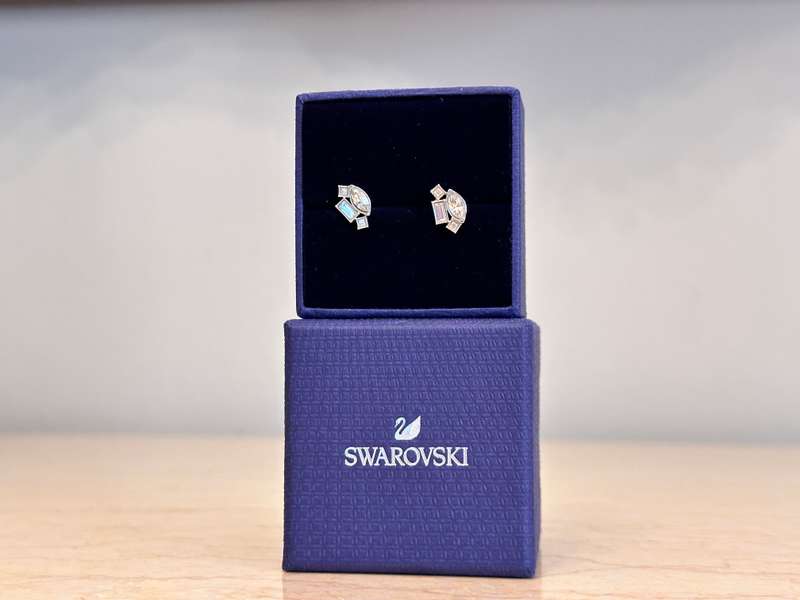 Exquisite SWAROVSKI Statement Earrings