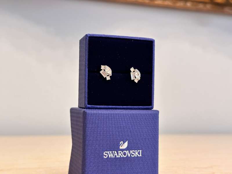 Exquisite SWAROVSKI Statement Earrings