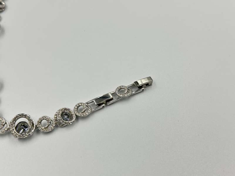 MAGNIFICENTLY BEAUTIFUL SWAROVSKI CRYSTAL BRACELET