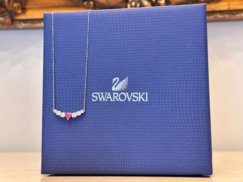 Exquisite SWAROVSKI Statement Necklace