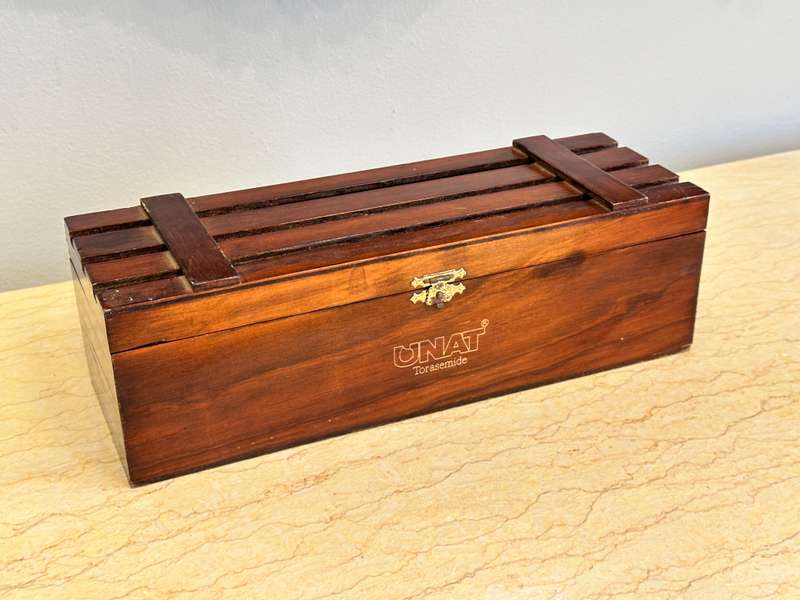 VINTAGE WOODEN WINE BOX