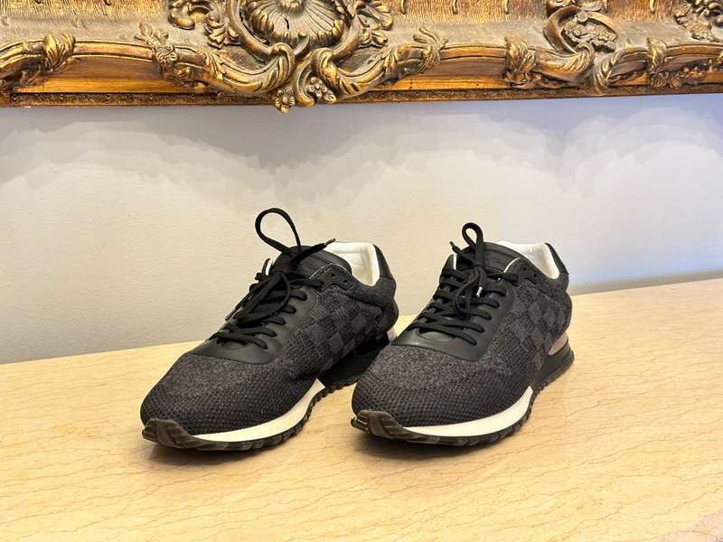Exclusive LOUIS VUITTON Damier Sneakers