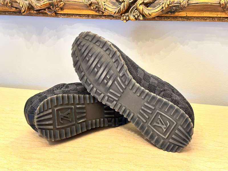 Exclusive LOUIS VUITTON Damier Sneakers