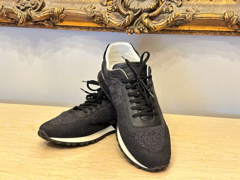 Exclusive LOUIS VUITTON Damier Sneakers