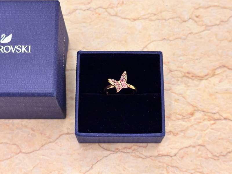 Beautiful SWAROVSKI Butterfly Ring