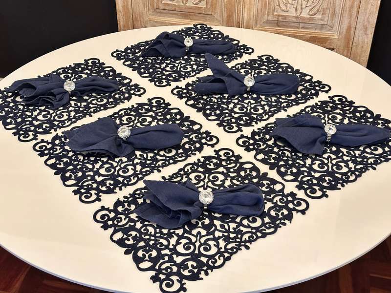 Exquisite Place Setting Napkin & Crystal Napkin Ring Selection