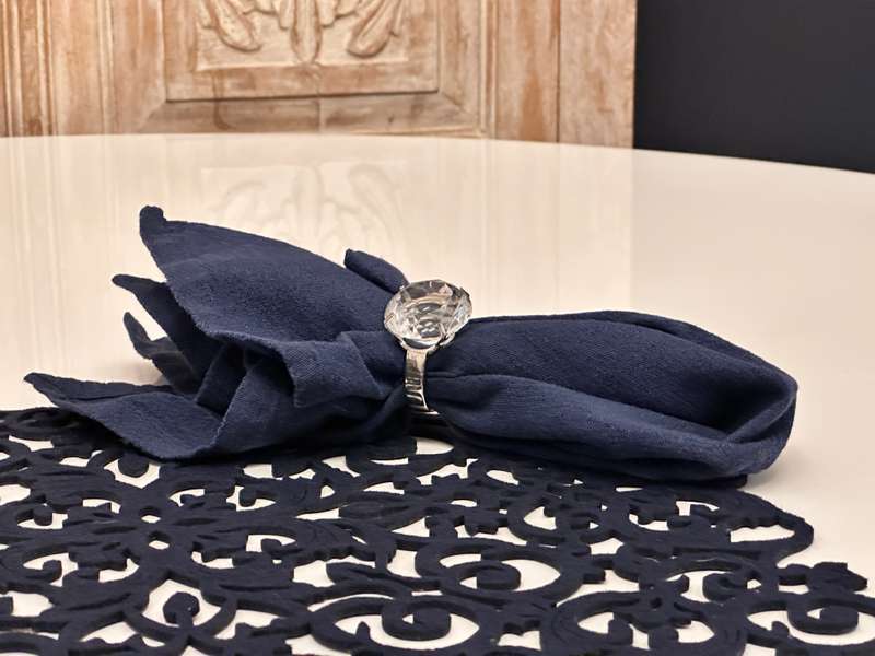 Exquisite Place Setting Napkin & Crystal Napkin Ring Selection