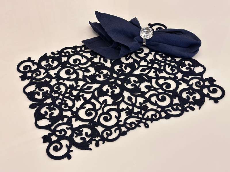 Exquisite Place Setting Napkin & Crystal Napkin Ring Selection