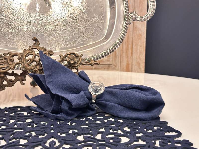 Exquisite Place Setting Napkin & Crystal Napkin Ring Selection