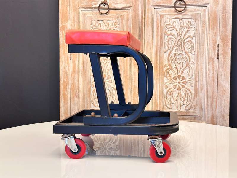 Multipurpose Garage Chair with Rotatable Wheels & Tool Tray