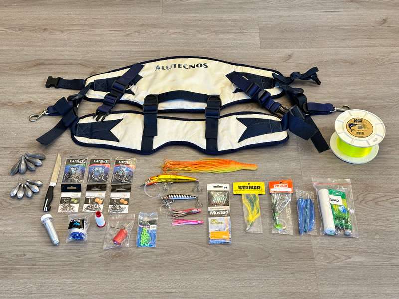 GREAT FISHING ALUTECNOS Harness & Tackle Combo