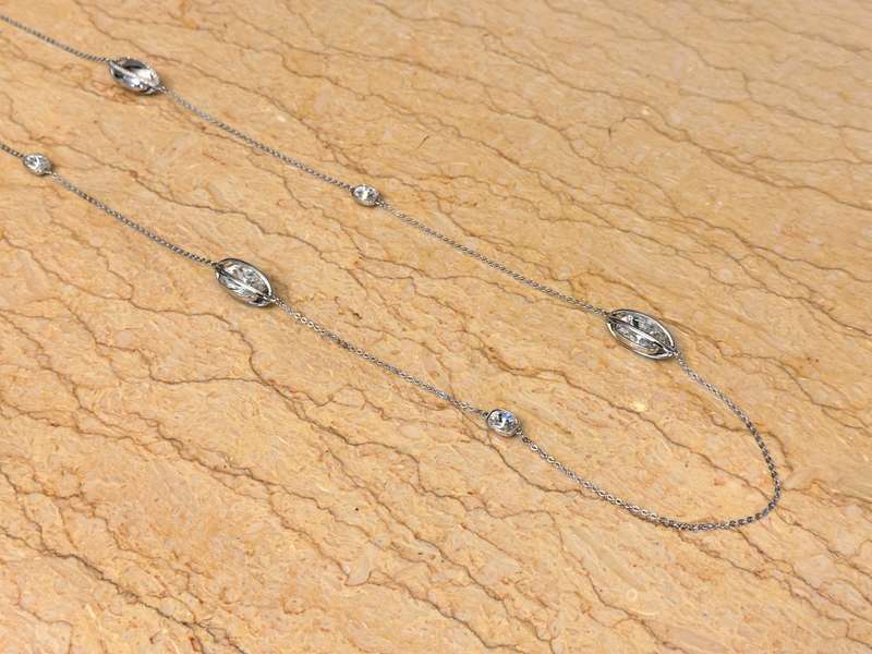Beautiful SWAROVSKI Necklace - Ultimate Showpiece