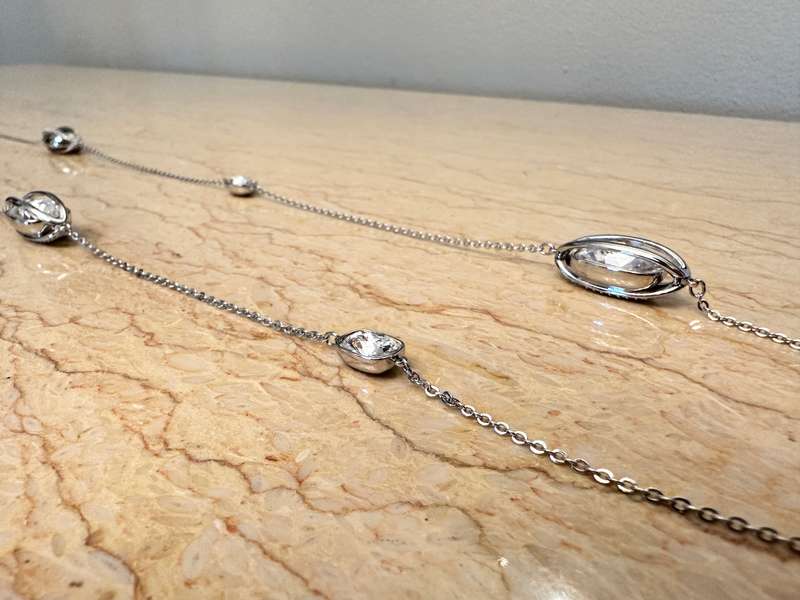 Beautiful SWAROVSKI Necklace - Ultimate Showpiece