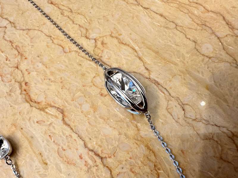 Beautiful SWAROVSKI Necklace - Ultimate Showpiece
