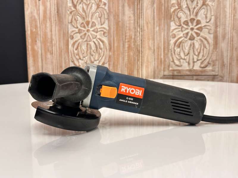 RYOBI G-850 Angle Grinder