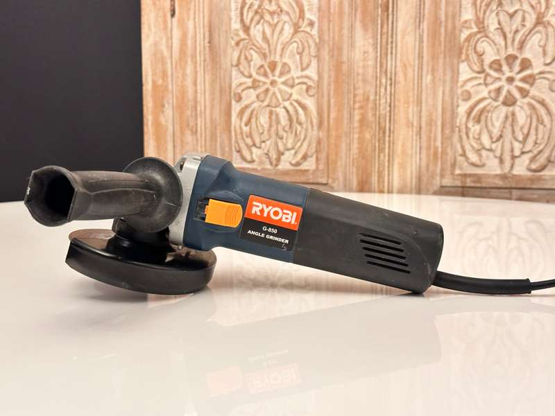 RYOBI G-850 Angle Grinder