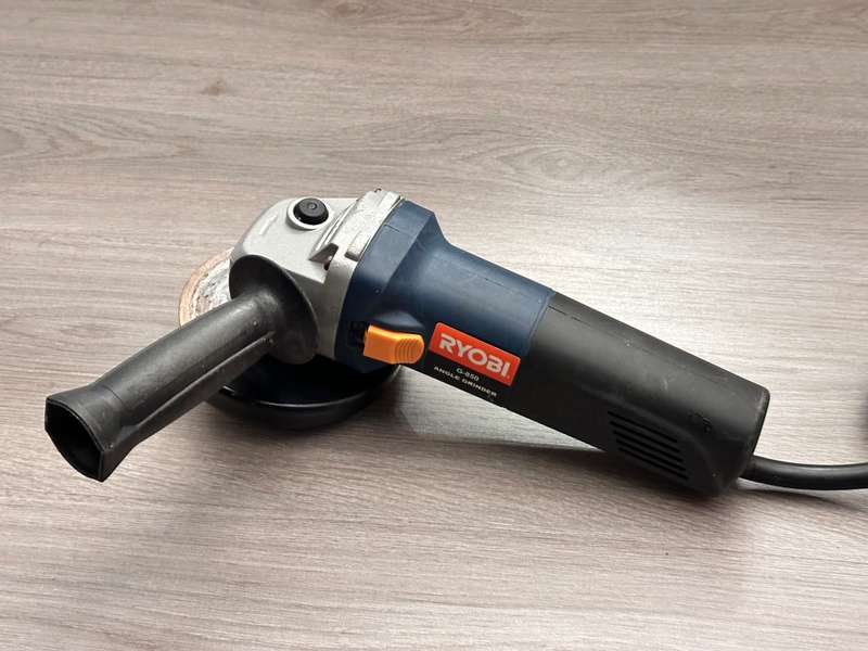 RYOBI G-850 Angle Grinder