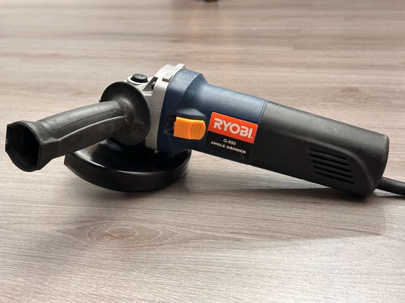 RYOBI G-850 Angle Grinder