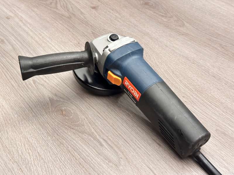 RYOBI G-850 Angle Grinder
