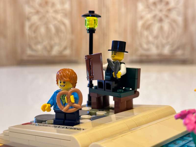 Iconic LEGO Retired Collectable Set