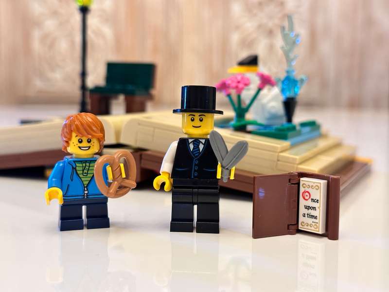 Iconic LEGO Retired Collectable Set