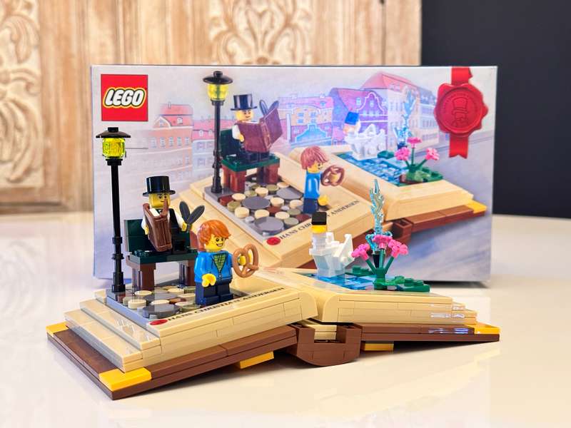 Iconic LEGO Retired Collectable Set