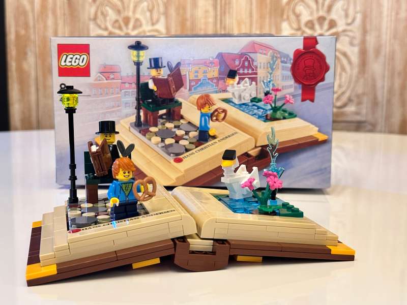 Iconic LEGO Retired Collectable Set