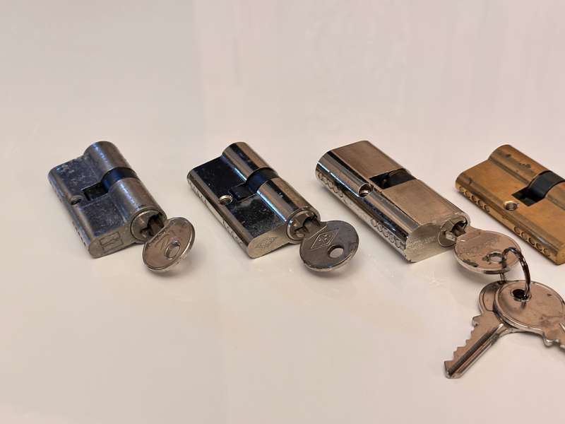 Selection of Cylinder Locks with Keys